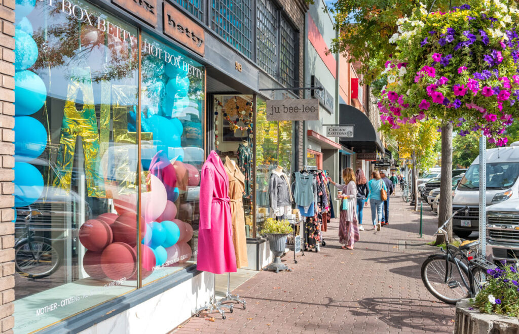 Shopping Downtown Bend Oregon 